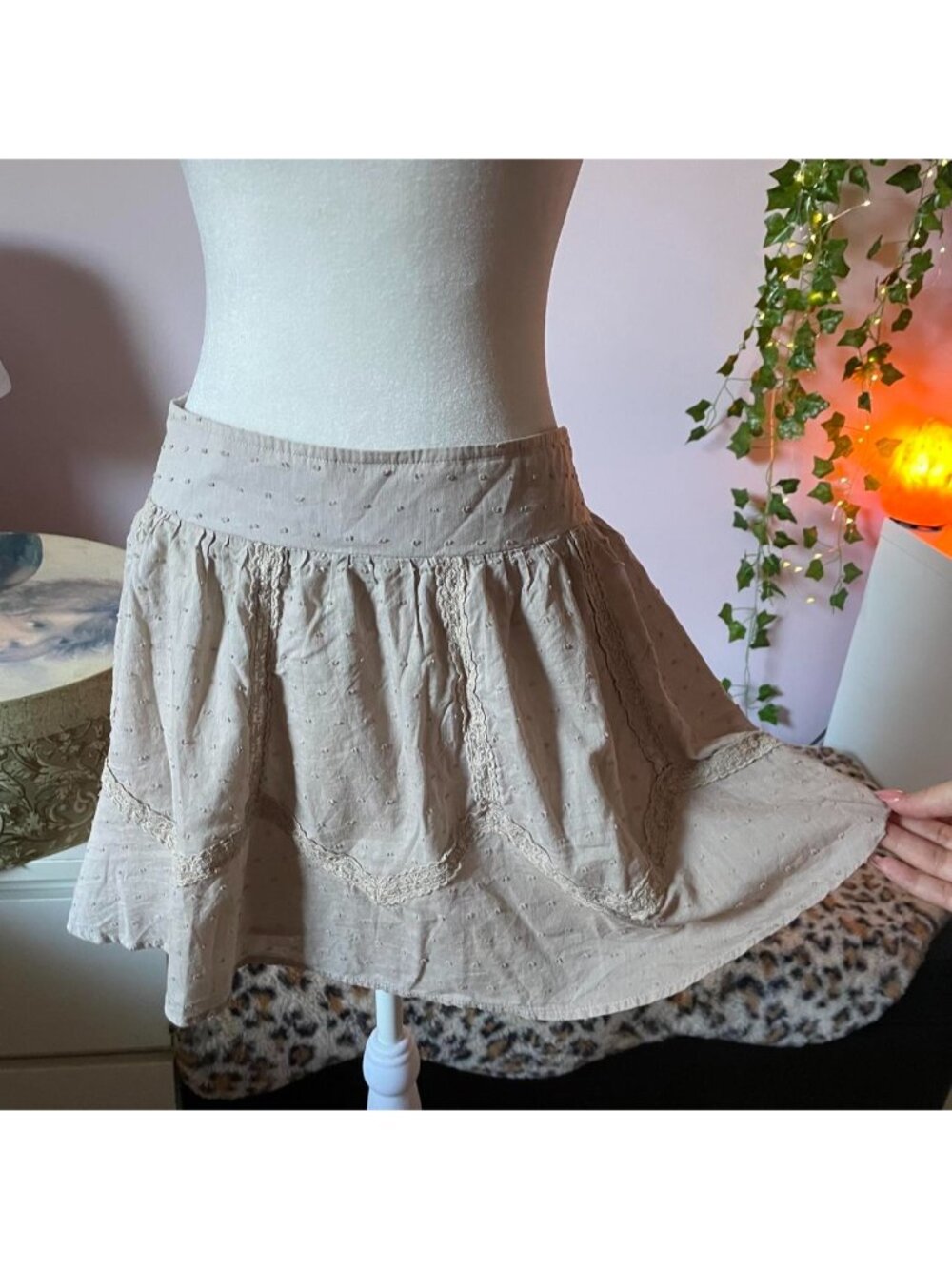 2000s Wet Seal beige mini skirt with embroidered details